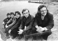 ВИА Пламя, 1975 год. Слева на право: Виктор Кофанов, Александр Фридман, Игорь Пышков, Александр Лобзин, Николай Блинов.
