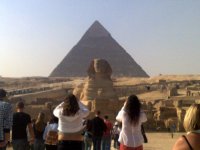 Большой Сфинкс в пяти шагах от Пирамид